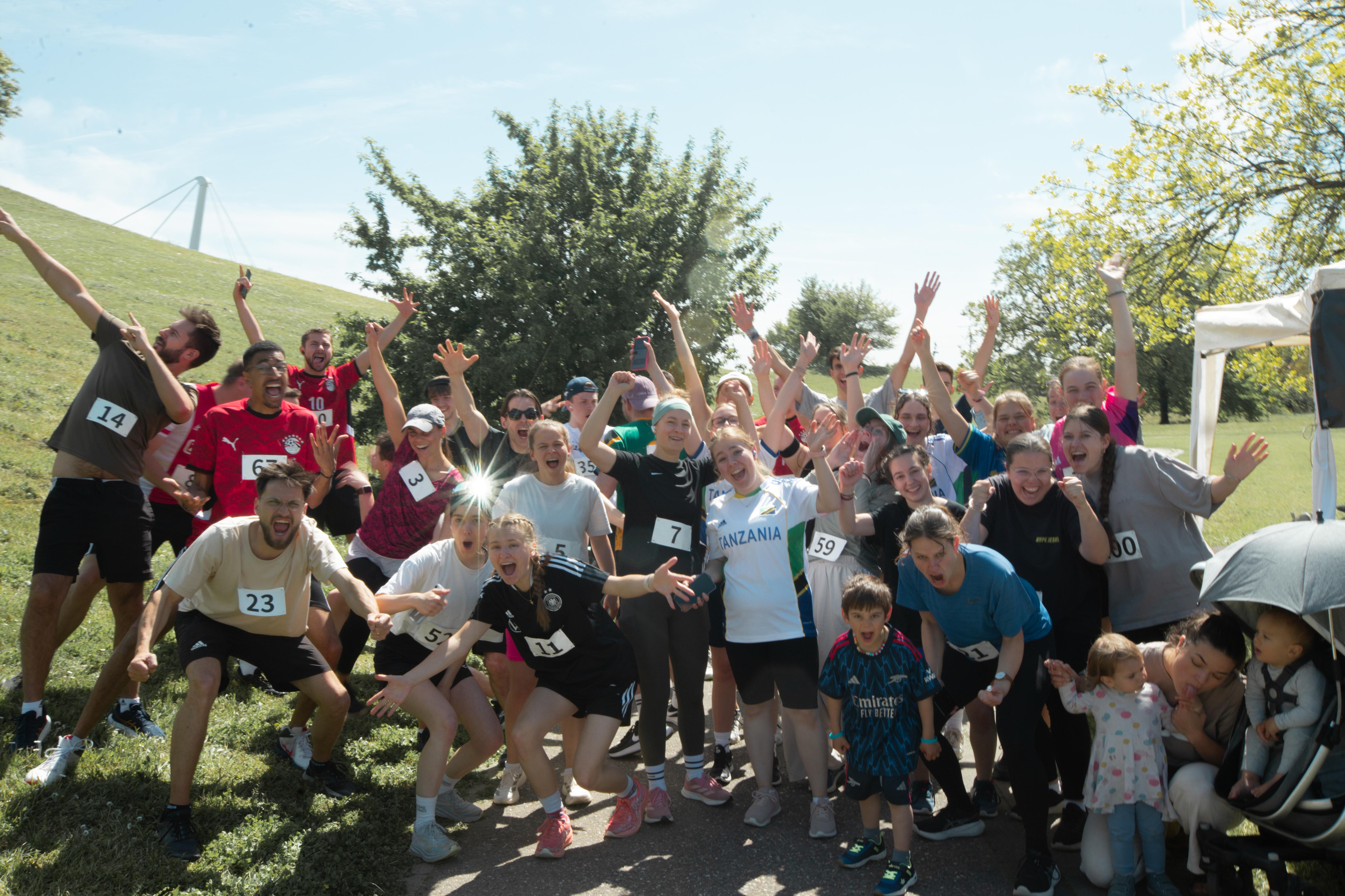 Alle Läufer vor dem Start crazy Bild